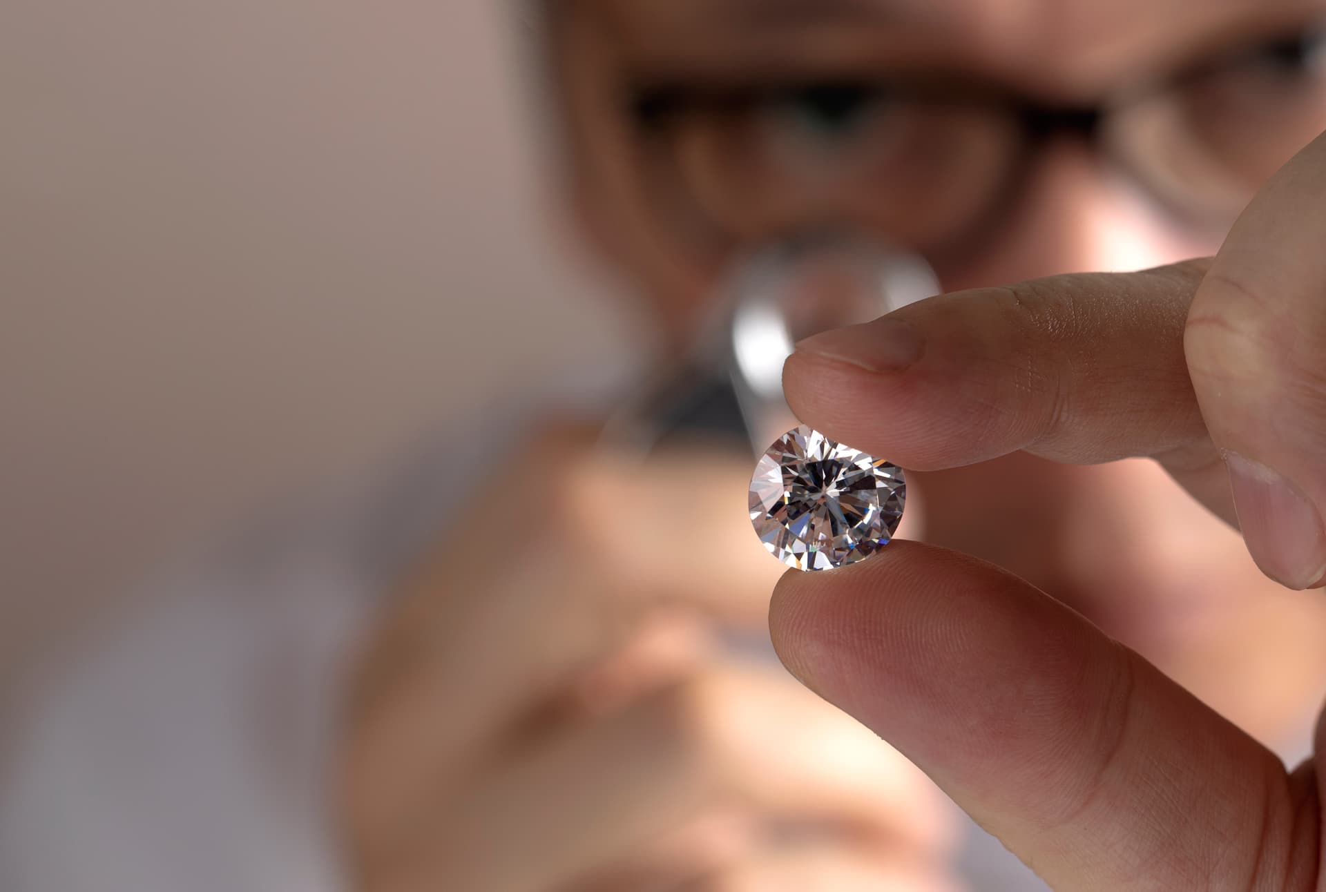 Gemmologische analyse van diamanten in Knokke-Het Zoute